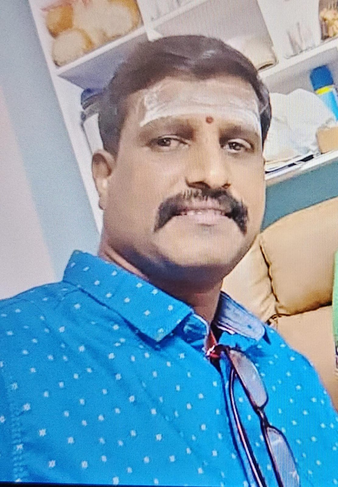 శ్రీ వెలవలపల్లి కామేశ్వర శర్మ గారు